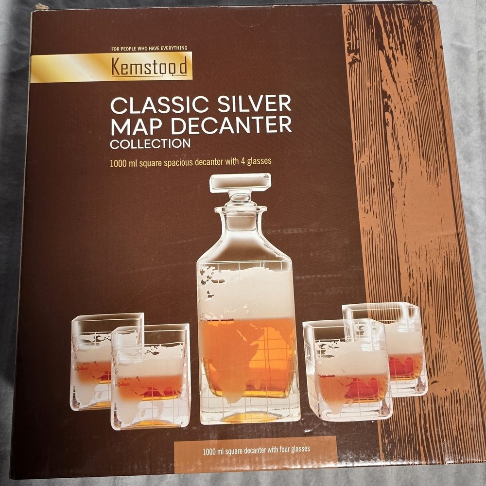 Kemstood 1000ml World Map Whiskey Decanter Set 4 Glasses 32oz Etched Bar Gift